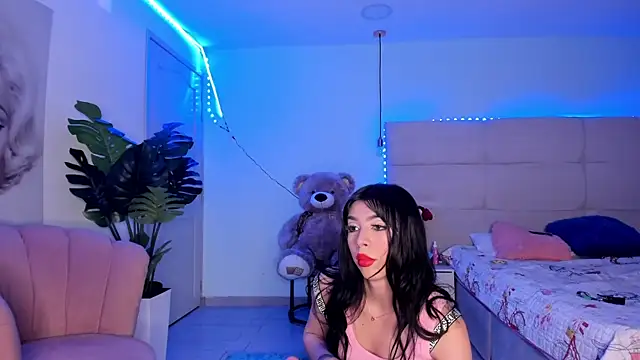 Snapshot of Marily_Daniela_ chatting on 12-15-24, 04:07 Marily Daniela online show from 12-15-24, 04:07