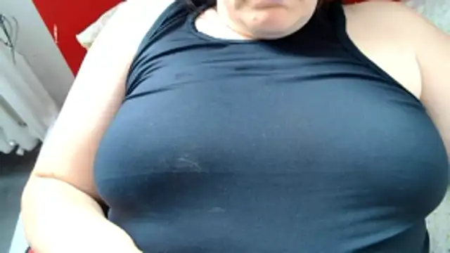 Snapshot of Lucinka1 chatting on 06-18-26, 07:52 Lucinka1 online show from 06-18-26, 07:52