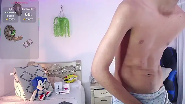 Snapshot of huge_armound chatting on 01-12-26, 11:10 huge armound online show from 01-12-26, 11:10