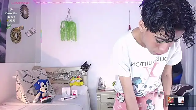 Snapshot of huge_armound chatting on 02-03-26, 11:21 huge armound online show from 02-03-26, 11:21