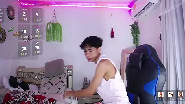 Snapshot of huge_armound chatting on 02-04-26, 10:36 huge armound online show from 02-04-26, 10:36