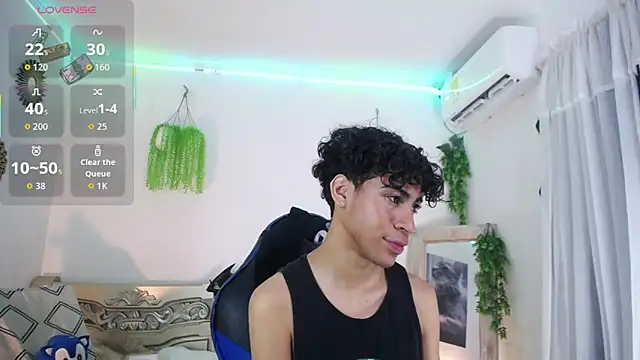 Snapshot of huge_armound chatting on 02-06-26, 02:16 huge armound online show from 02-06-26, 02:16