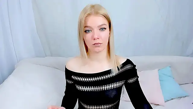 Lily Daviss online show from 02-25-26, 01:59