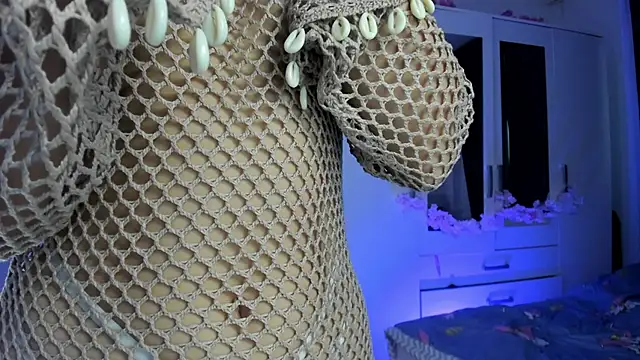 KaylaLaine online show from 09-19-25, 06:04