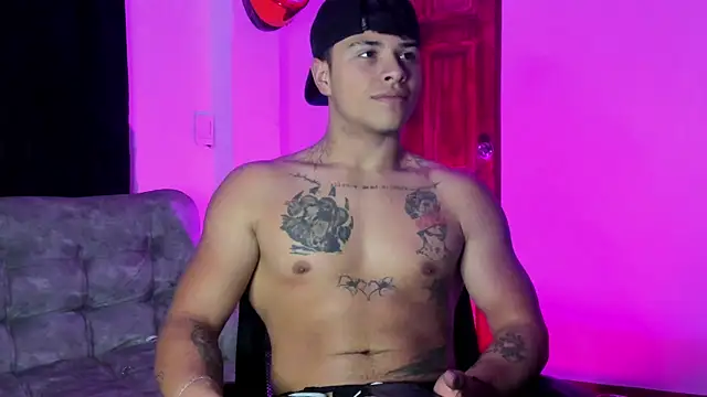 Snapshot of Dominic_Biker__ chatting on 01-09-26, 06:27 Dominic Biker online show from 01-09-26, 06:27