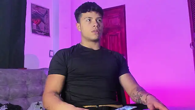 Snapshot of Dominic_Biker__ chatting on 02-07-26, 05:44 Dominic Biker online show from 02-07-26, 05:44