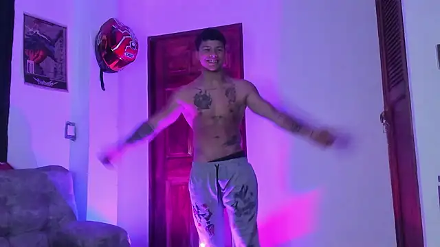 Snapshot of Dominic_Biker__ chatting on 02-08-26, 01:53 Dominic Biker online show from 02-08-26, 01:53