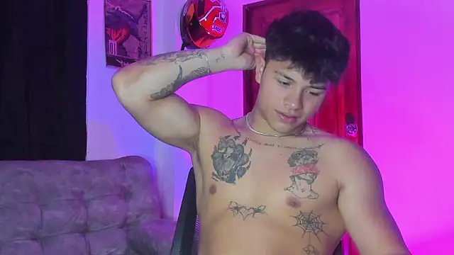 Snapshot of Dominic_Biker__ chatting on 03-10-26, 01:10 Dominic Biker online show from 03-10-26, 01:10