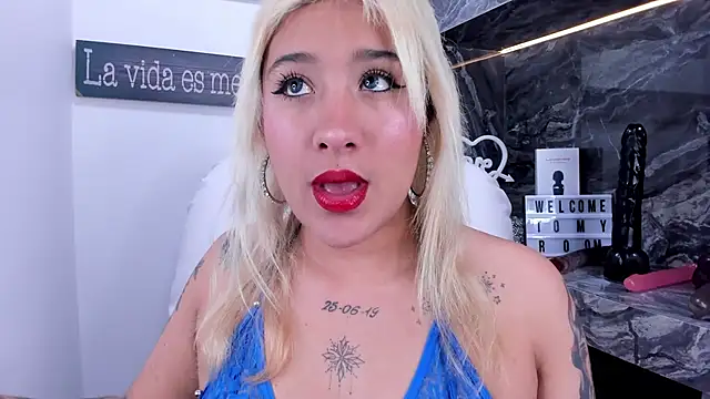 Snapshot of miss_danika chatting on 01-13-25, 11:19 miss danika online show from 01-13-25, 11:19