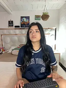 Snapshot of lucianaroy chatting on 02-10-25, 08:53 lucianaroy online show from 02-10-25, 08:53