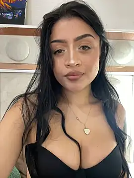 Snapshot of lucianaroy chatting on 02-11-25, 08:52 lucianaroy online show from 02-11-25, 08:52