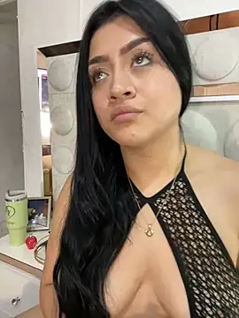 Snapshot of lucianaroy chatting on 03-01-25, 11:15 lucianaroy online show from 03-01-25, 11:15