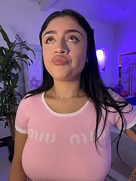 Snapshot of lucianaroy chatting on 12-13-25, 11:43 lucianaroy online show from 12-13-25, 11:43