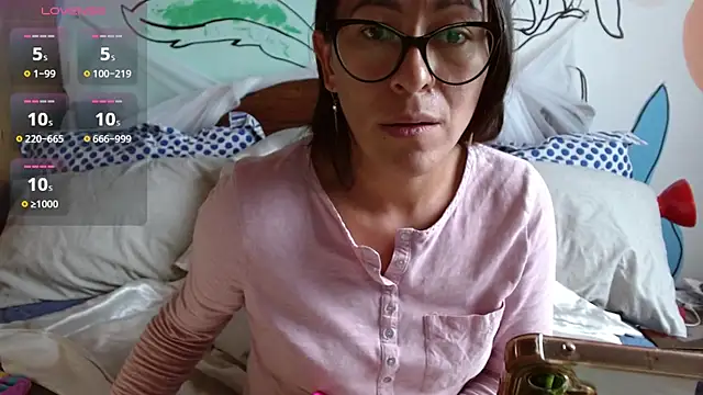 Snapshot of lupita84 chatting on 09-27-25, 07:30 lupita84 online show from 09-27-25, 07:30