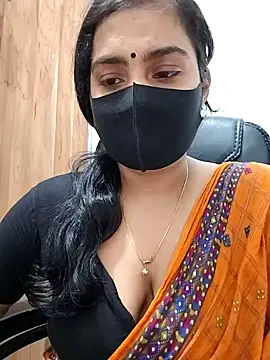 Snapshot of Ritusri_Dotta chatting on 01-07-25, 06:56 Ritusri Dotta online show from 01-07-25, 06:56