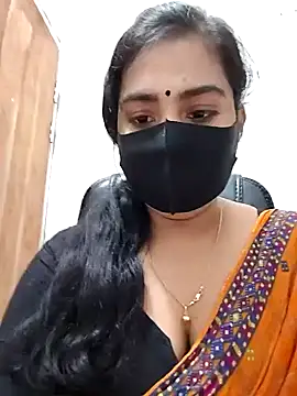 Snapshot of Ritusri_Dotta chatting on 01-18-25, 04:42 Ritusri Dotta online show from 01-18-25, 04:42