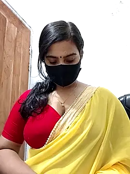 Snapshot of Ritusri_Dotta chatting on 02-24-25, 11:09 Ritusri Dotta online show from 02-24-25, 11:09