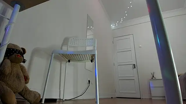 Snapshot of wow-mistress chatting on 11-22-25, 07:57 wow-mistress online show from 11-22-25, 07:57