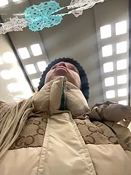 Snapshot of LikaCat chatting on 01-07-25, 04:08 LikaCat online show from 01-07-25, 04:08