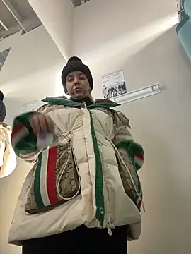 Snapshot of LikaCat chatting on 01-22-25, 07:14 LikaCat online show from 01-22-25, 07:14