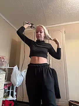 Snapshot of LikaCat chatting on 01-23-25, 03:05 LikaCat online show from 01-23-25, 03:05