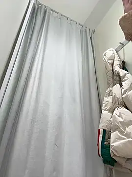 Snapshot of LikaCat chatting on 02-08-25, 07:15 LikaCat online show from 02-08-25, 07:15