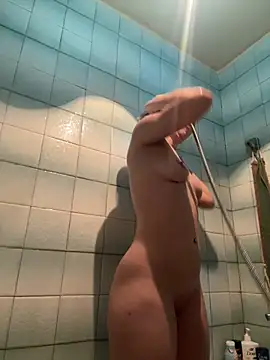 Snapshot of LikaCat chatting on 02-10-25, 01:14 LikaCat online show from 02-10-25, 01:14