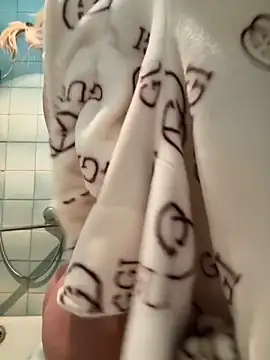 Snapshot of LikaCat chatting on 02-20-25, 03:01 LikaCat online show from 02-20-25, 03:01