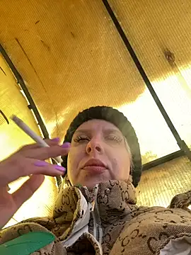 Snapshot of LikaCat chatting on 02-20-25, 06:06 LikaCat online show from 02-20-25, 06:06