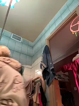 Snapshot of LikaCat chatting on 02-23-25, 04:07 LikaCat online show from 02-23-25, 04:07