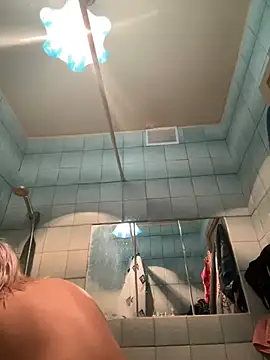 Snapshot of LikaCat chatting on 02-25-25, 02:03 LikaCat online show from 02-25-25, 02:03