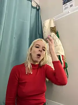 Snapshot of LikaCat chatting on 03-11-25, 07:37 LikaCat online show from 03-11-25, 07:37