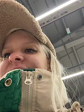 Snapshot of LikaCat chatting on 03-18-25, 07:08 LikaCat online show from 03-18-25, 07:08