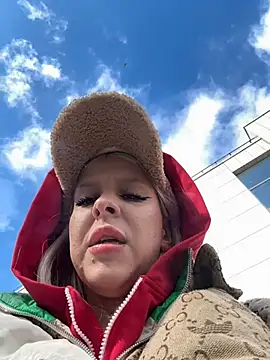 Snapshot of LikaCat chatting on 03-22-25, 05:49 LikaCat online show from 03-22-25, 05:49