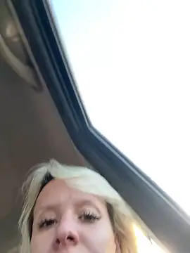 Snapshot of LikaCat chatting on 09-26-25, 02:04 LikaCat online show from 09-26-25, 02:04