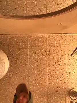 Snapshot of LikaCat chatting on 10-17-25, 03:20 LikaCat online show from 10-17-25, 03:20