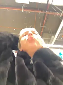 Snapshot of LikaCat chatting on 10-22-25, 03:51 LikaCat online show from 10-22-25, 03:51