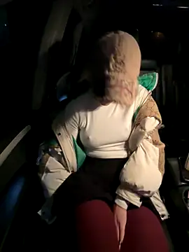 Snapshot of LikaCat chatting on 10-23-25, 11:46 LikaCat online show from 10-23-25, 11:46