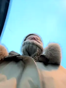 Snapshot of LikaCat chatting on 11-12-25, 01:50 LikaCat online show from 11-12-25, 01:50