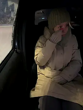 Snapshot of LikaCat chatting on 11-15-25, 01:14 LikaCat online show from 11-15-25, 01:14