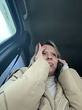 Snapshot of LikaCat chatting on 11-26-25, 02:45 LikaCat online show from 11-26-25, 02:45