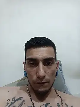 Snapshot of Bogotano1312 chatting on 11-27-25, 10:23 Bogotano1312 online show from 11-27-25, 10:23