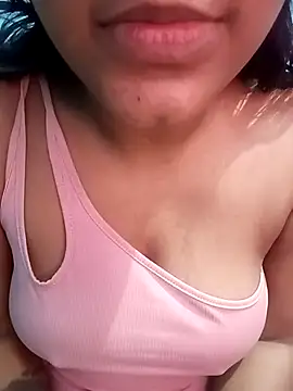 Snapshot of Gulabo-jaan chatting on 01-08-26, 05:26 Gulabo-jaan online show from 01-08-26, 05:26