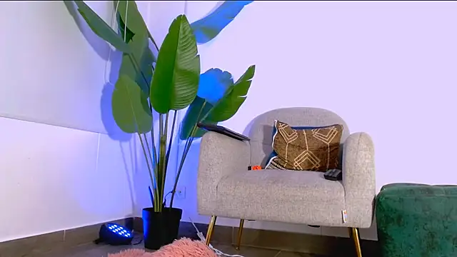 Snapshot of Sara_ow chatting on 06-02-26, 07:16 Sara ow online show from 06-02-26, 07:16