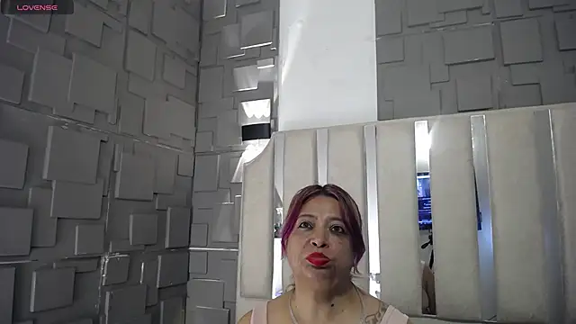 Snapshot of Natasha_699 chatting on 06-19-26, 10:46 Natasha 699 online show from 06-19-26, 10:46
