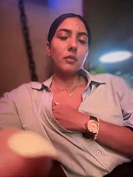 MarianaBenz online show from 02-28-25, 01:37