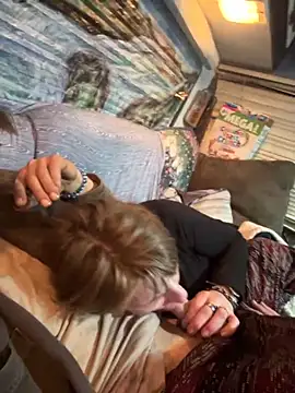 Snapshot of Followthepiper chatting on 11-18-25, 12:27 Followthepiper online show from 11-18-25, 12:27