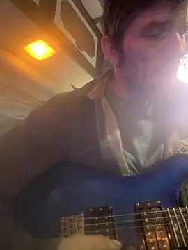 Snapshot of Followthepiper chatting on 11-18-25, 05:17 Followthepiper online show from 11-18-25, 05:17