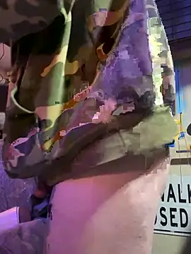 Snapshot of Followthepiper chatting on 11-24-25, 04:34 Followthepiper online show from 11-24-25, 04:34