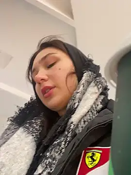 QuitieLia online show from 12-16-24, 08:20